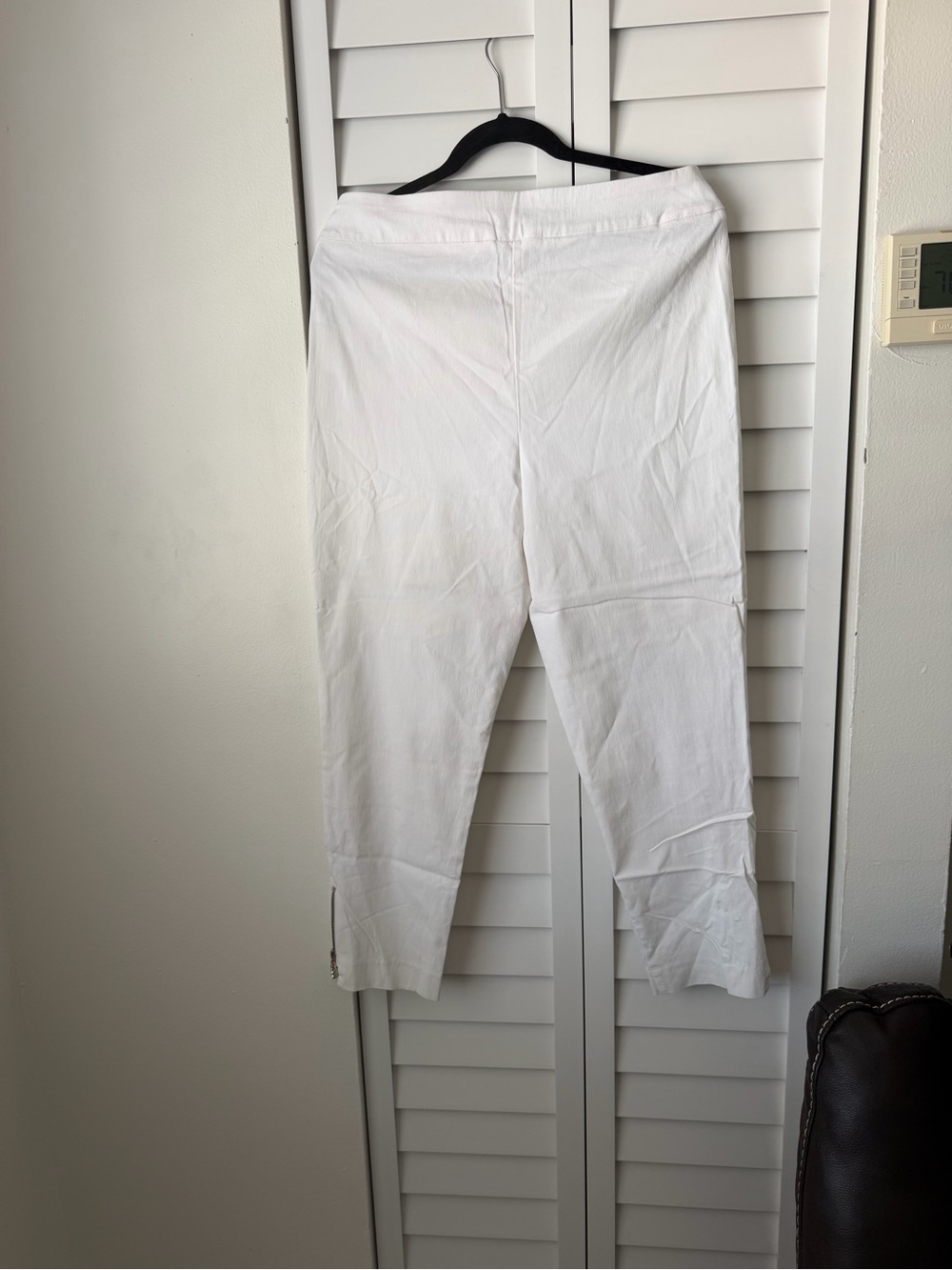 JM Collection White Pull on Pants